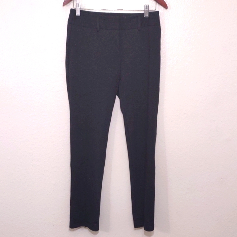 SLIGHTLY USED CHICOS COLOR DARK GRAY SIZE 00 SHORT INSEAM 30 47% RAYON